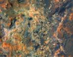 احدى الصور التي التقطها المسبار (مارز ريكونيسانس أوربيتر) على سطح المريخ