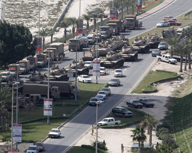 مركبات الجيش غادرت دوار اللؤلؤة الذي انتشرت فيه منذ الخميس الماضي