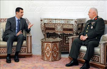 الأسد خلال لقائه غونير في دمشق أمس