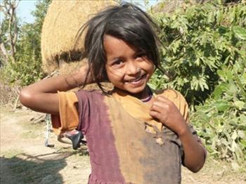 طفلة نيبالية تم إنقاذها من العبوديية.