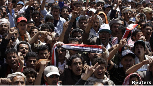 التظاهرات استمرت في عدة مدن يمنية للمطالبة بتنحي الرئيس صالح