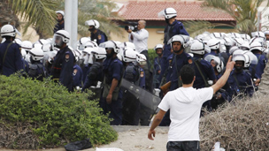 تعد هذه اعنف احداث تشهدها البحرين منذ التسعينيات