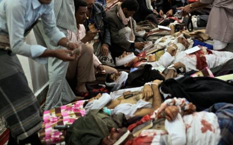 جثث الضحايا مسجاة في احد المساجد في ساحة التغيير 