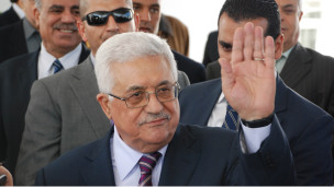ترفض القيادة الفلسطينية العودة للمفاوضات مع استمرار الاستيطان