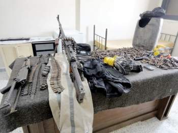 العثور على كميات كبيرة من الأسلحة في درعا والسلمية 
