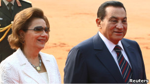 زوجة مبارك تنازلت عن ممتلكات خضعت لتحقيقات بشأنها