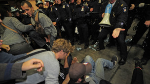 من مواجهات الشرطة والمحتجين في تايمز سكوير