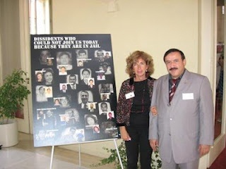  مأمون الحمصي مع الناشطة الصهيونية فياما نيرشتين في مؤتمر براغ