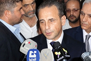 وزير في حكومة عماد خميس يمتلك 13 سيارة