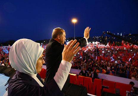لوّح أردوغان بإعادة العمل بعقوبة الإعدام، مبدياً عدم الاكترا</body></html>
