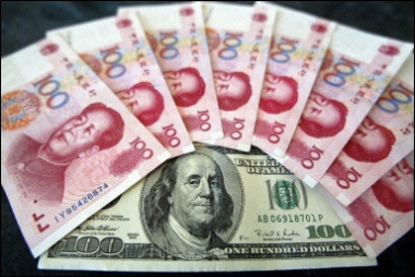 100 دولار أمريكي وما يقابلها بعملة اليوان الصيني