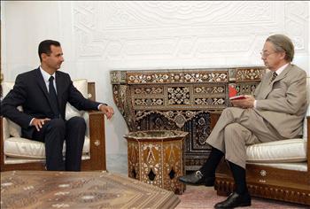 الأسد خلال لقائه ماريني في دمشق أمس