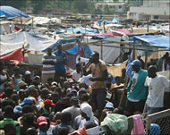 الحكومة الهايتية تعنزم نقل 400 ألف مشرد من العاصمة إلى القرى.