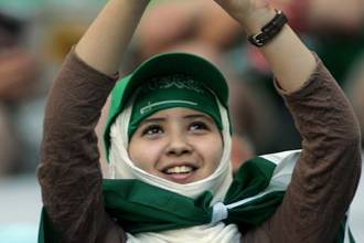 السعودية تحظر دخول النساء الى ملاعب كرة القدم