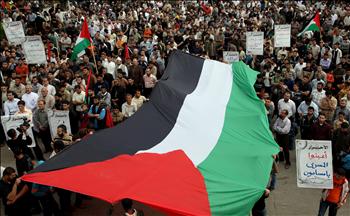فلسطينيون يتظاهرون نصرة للمسجد الأقصى في غزة أمس