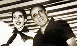 اوناسيس وعشيقته مغنية الاوبرا الشهيرة ماريا كالاس.