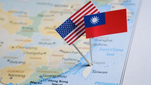 الولايات المتحدة تخاطر بـ لحظة السويس في حرب تايوان
