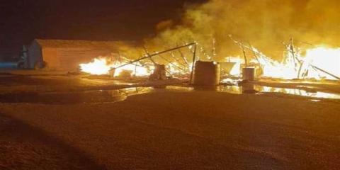 مصر.. حريق هائل إثر انفجار كشك كهرباء في سوهاج