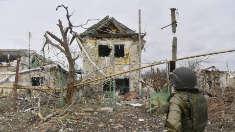  قوات أوكرانية تقصف ثلاثة مراكز سكنية في جمهورية لوغانسك