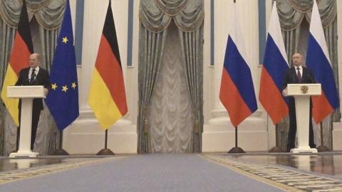 بوتين والمستشار الألماني يبحثان الوضع في أوكرانيا
