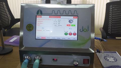  حلب تطلق أول جهاز تنفس صناعي مصنع محلياً.. صور