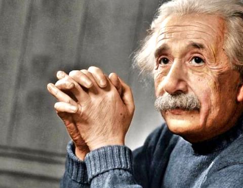  كما رأه ألبرت آينشتاين نحو رؤية عقلانية للمعتقد الكوني