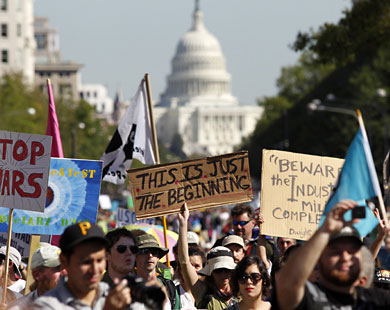 حركة الاحتجاجات بدأت في نيويورك وامتدت لواشنطن وولايات أخرى (رويترز)