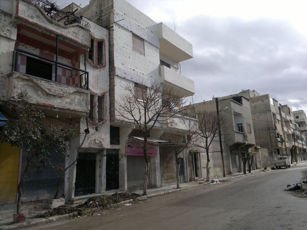 صورة لشارع الموت في حمص حيث تسيطر عليه بنادق القناصة 