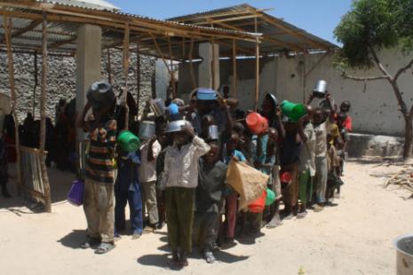 معدلات سوء التغذية مرتفعة بين أطفال السودان (عبدو رشيد عبد الأبيكار - أ ف ب) 