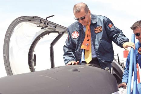 يحلو لبعض الصحافيين الأتراك إطلاق لقب «السلطان العثماني» على رجب طيب أردوغان (آدم الطان ــ أ ف ب) 