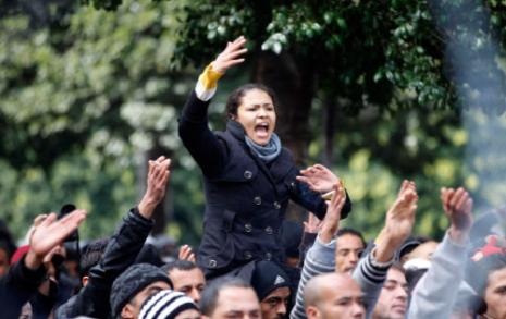 شهدت تونس أمس موجة غضب عارمة على جريمة اغتيال بلعيد (رويترز) 