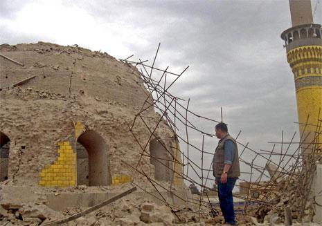 إثرَ تفجير مرقد الإمامين العسكريين في سامراء في شباط 2006