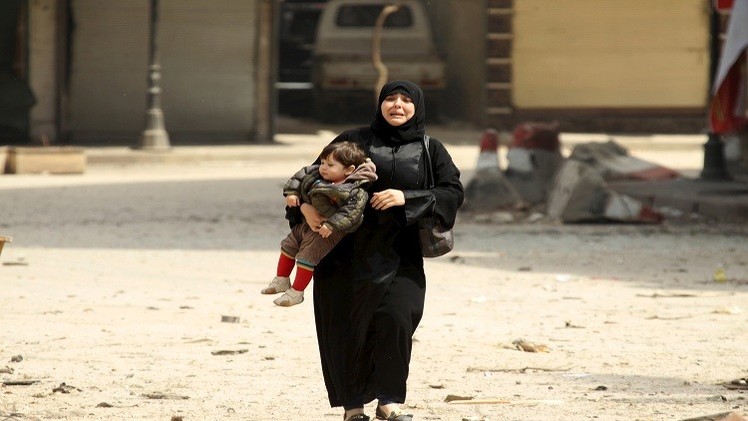 معاناة أهالي إدلب بعد قصف المدينة وتدميرها