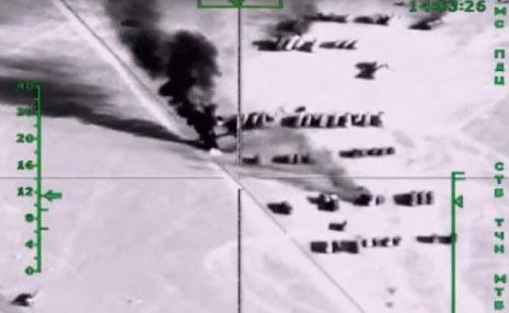 من قصف الطائرات الروسية لصهاريج نفط تابعة لـ«داعش» (أ ف ب) 