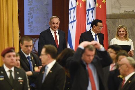 يرافق نتنياهو 90 رجل أعمال وهو أكبر وفد اقتصادي إسرائيلي يزور الصين (أ ف ب) 