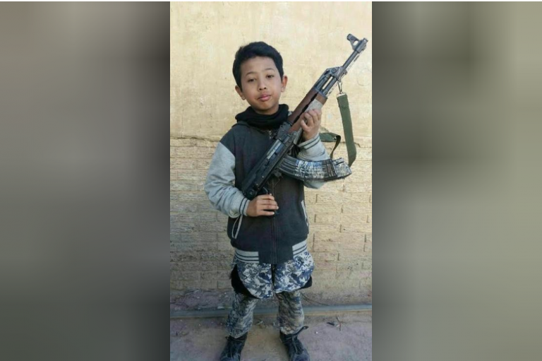 الطفل الإندونيسي حتف سيف الرسول في سوريا