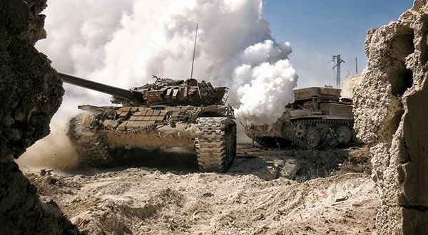 الجيش يقضي على “أمير داعش” بالضفة الشرقية للفرات .. ويتقدم باتجاه الميادين