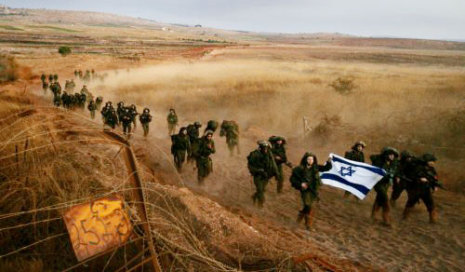 جنود إسرائيليّون خلال انسحابهم من جنوب لبنان في تمّوز 2006