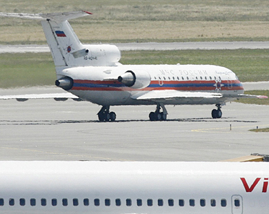 طائرة روسية تستعد للإقلاع من مطار فيينا وعلى متنها الجواسيس العشرة