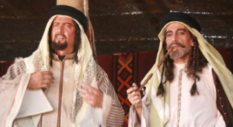 غسان مسعود وبيار داغر في «فنجان الدم».