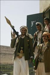 مسلحون قبليون في منطقة باب القوب شمال شرق صنعاء أمس
